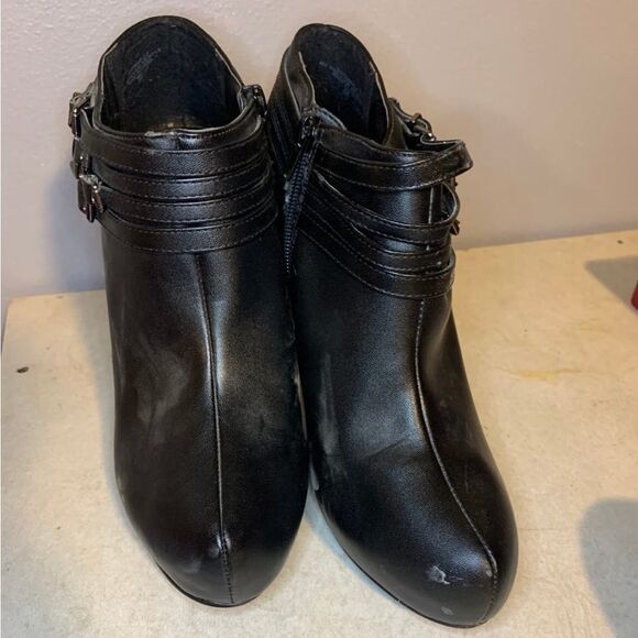 G BY Guess Size 9 Black Heel Booties - Picture 2 of 5